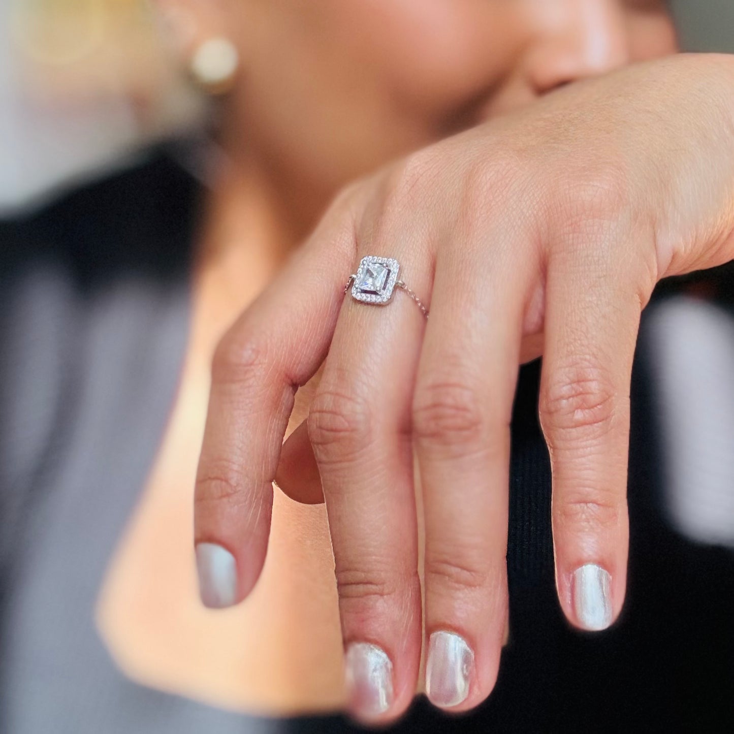 Regal Radiance Square Chain Ring