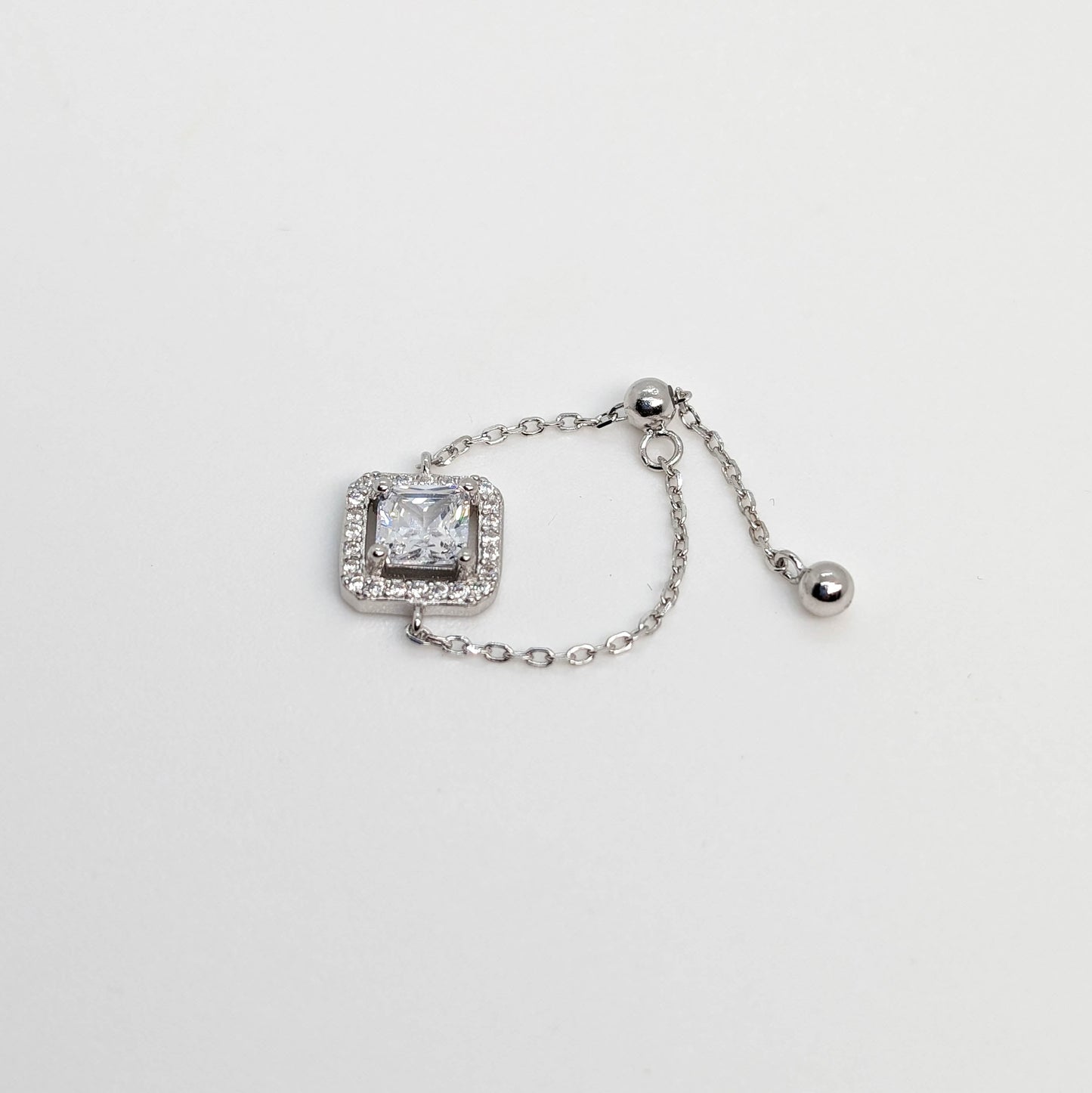 Regal Radiance Square Chain Ring
