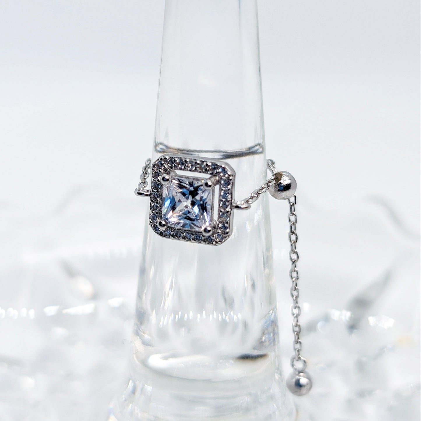 Regal Radiance Square Chain Ring