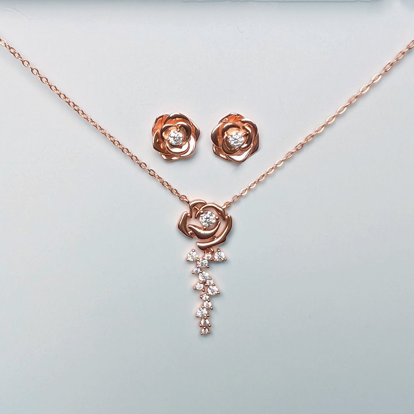 Rosé brilliance Moissanite set