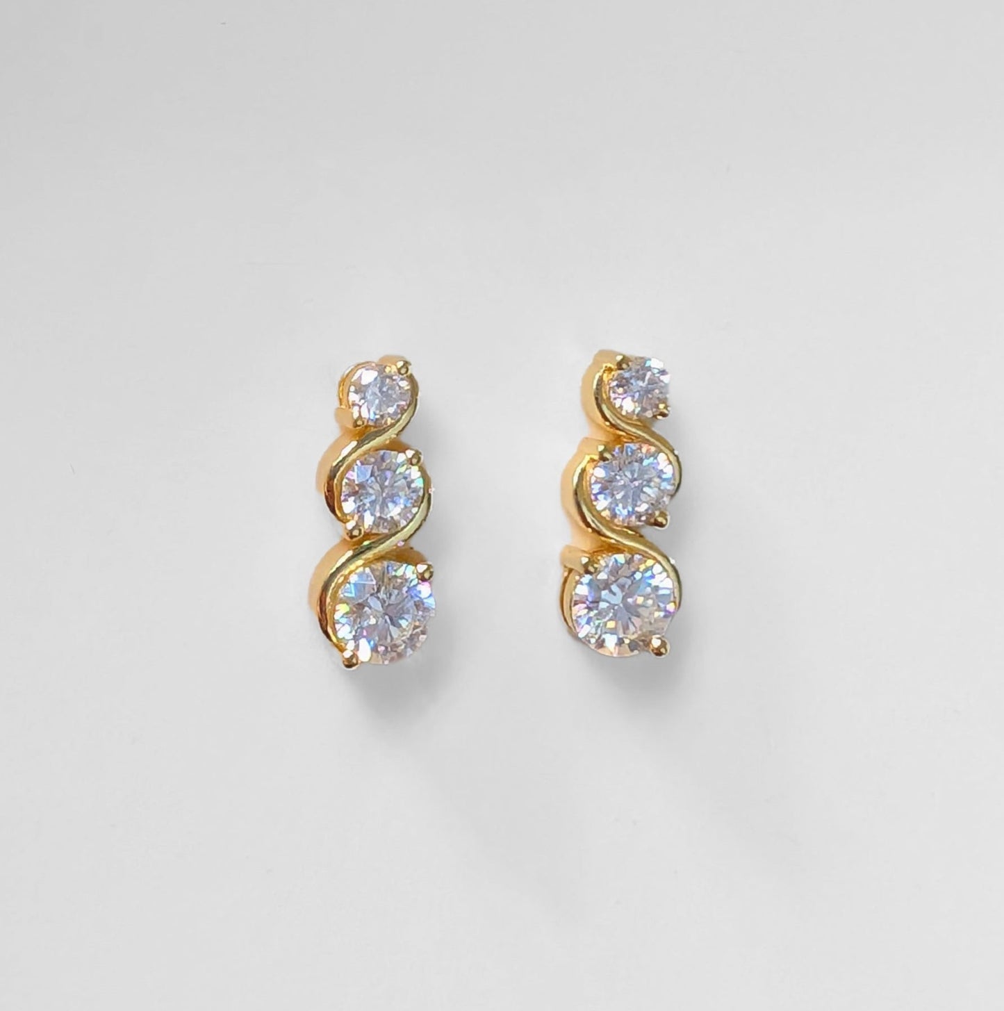 EternaTwist Moissanite Infinity Studs